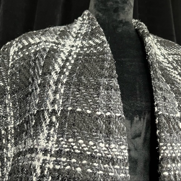 Mid-length Tweed Jacket - Picture 3 of 10